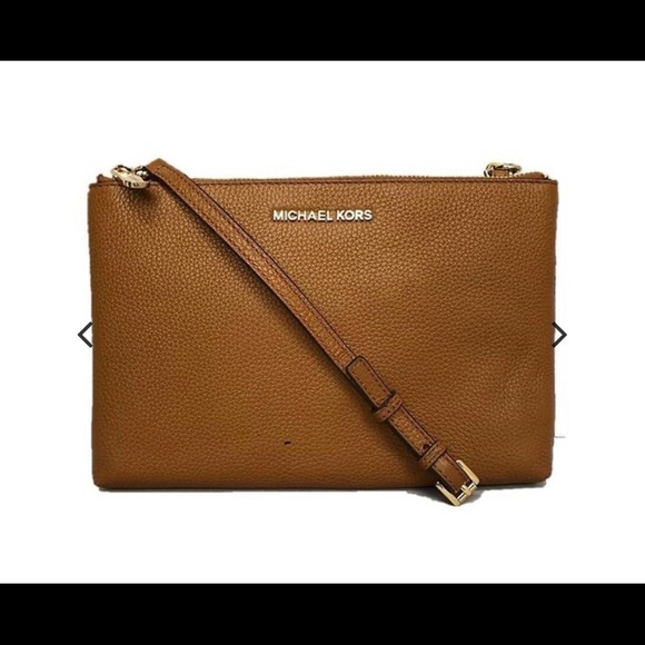 Michael Kors Handbags - Michael Kors jetset travel double gusset crossbody